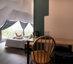 Глэмп в New Riga Village