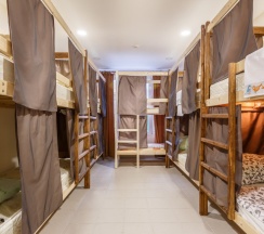 Кровать в общем номере (мужской номер) в Рус