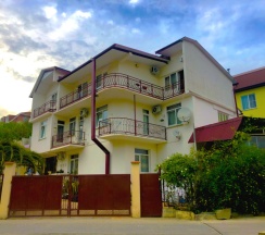 Трехместный (2+1 или 3) , Елена в У Елены