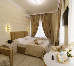 Люкс двуспальная кровать + кресло в Lazy land