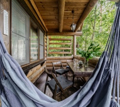 Коттедж Дуплекс с красивым видом из окна в Коробок-Хуторок