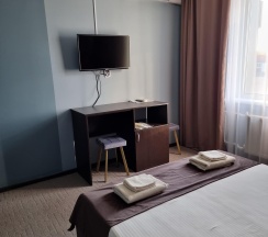 Номер стандарт семейный с 1 односпальной и 1 двуспальной кроватью в Leto Place