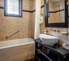 Гостевой дом с горячей купелью и камином в Лепота