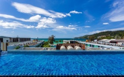 Трёхместный семейный номер Standard в 7Q Patong Beach Hotel