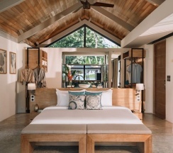 Вилла с 2 комнатами с видом на бассейн в Villa Escape Burasari