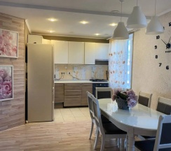 Апартаменты с балконом в Море солнца