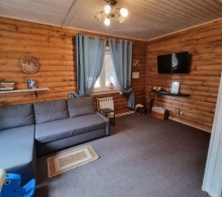 Дом у камня в Black fox