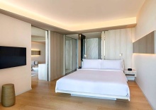 Двухместный Ocean Suite Premium двуспальная кровать в Hilton Pattaya