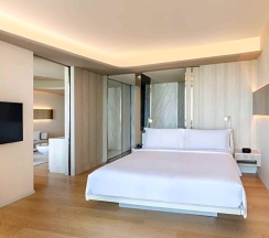 Двухместный Ocean Suite Premium двуспальная кровать в Hilton Pattaya