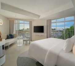 Двухместный номер Deluxe с видом на город двуспальная кровать в Centara Karon Resort Phuket