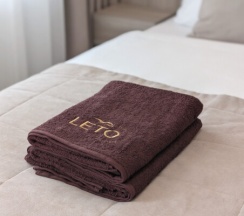 Family studio с двумя раздельными кроватями или одной большой и диваном в Leto