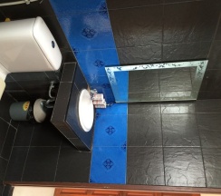 Номер Superior с балконом и с видом на море в Wilai Guesthouse