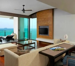 Двухместный люкс двуспальная кровать в Rayong Marriott Resort & Spa