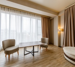 Джуниор Сюит Роял в Central inn