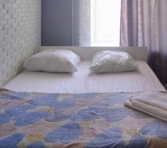 Стандартная двухместная комната с 1 кроватью, с общей ванной комнатой и видом на город в Мир