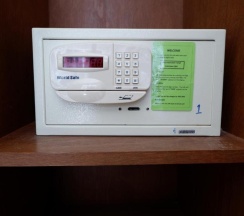 Двухместный номер Deluxe с видом на море двуспальная кровать в Отель Kata Beachwalk