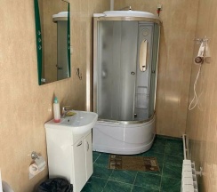 Номер стандарт улучшенный с 3 односпальными кроватями в Солнечная горка, гостевой дворик