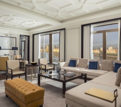 Двухместный люкс Royal двуспальная кровать в The St. Regis Astana