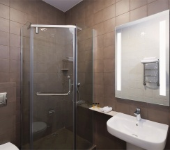 Стандартный номер с кроватью размера "king-size" в Golden Tulip