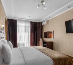 Двухместное Большой люкс (Корпус 2) двуспальная кровать в Кубань