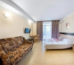 Четырёхместный номер с балконом в Водолей