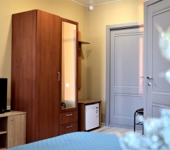 №10. Семейный номер с двуспальной кроватью и видом на Байкал в Прибой