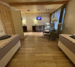 Шале Luxury с балконом и с красивым видом из окна в Аврора Country House