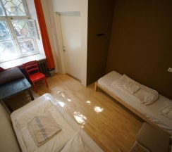 Двухместный номер Economy 2 отдельные кровати в The Monks Bunk Hostel & Bar
