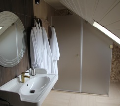 Номер стандарт комфорт (мансарда) в Voda Boutique Hotel