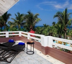 Люкс с ванной с 3 комнатами с балконом и с видом на море в Thavorn Palm Beach Resort Phuket