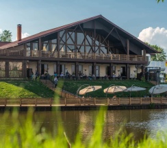 Домик Лодж с видом на озеро в Видная усадьба