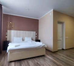 Номер Standard c видом на монастырь в SkyTerra