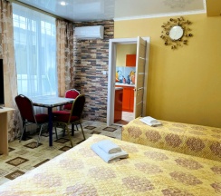 Четырёхместные апартаменты c 1 комнатой в Гуля