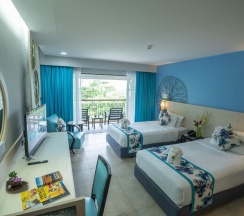 Двухместный номер Deluxe 2 отдельные кровати в Peach Hill Resort