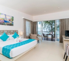 Двухместный номер Deluxe рядом с пляжем двуспальная кровать в The Briza Beach Resort Khaolak