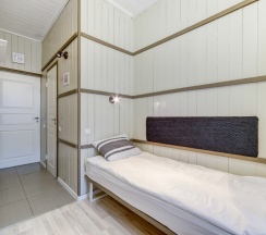 Улучшеный трёхместный с собственным душем (3 этаж) в Аврора на Почтамтской