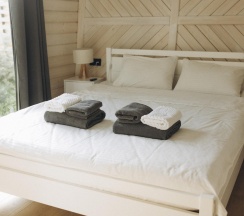 Дом в хвойном лесу в Хвоя