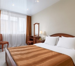 Комфорт  двухкомнатный с двуспальной кроватью в Автозаводская