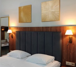 3 этаж I Двухкомнатный номер с двуспальными кроватями в Марис