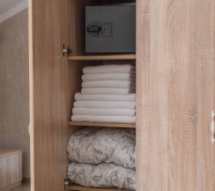 4-местный 2-комнатный номер люкс семейный в Ника