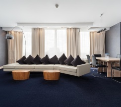 Номер люкс в Radisson Blu Belorusskaya Hotel Moscow
