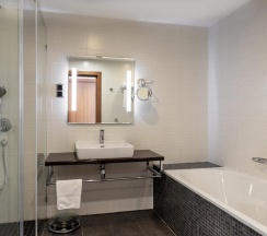 Номер полулюкс улучшенный в Radisson Blu Hotel Kaliningrad
