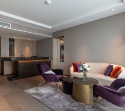 Двухместный люкс Entertainment c 1 спальней двуспальная кровать в Carlton Hotel Bangkok Sukhumvit
