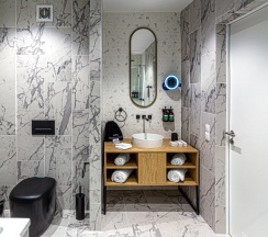 Двухместные апартаменты Deluxe Мансарда 2 отдельные кровати в The Basilian Minsk, Curio Collection by Hilton