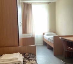 Трехместный номер с общим с/у в Логос