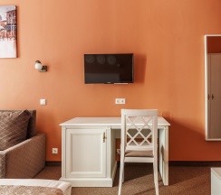 Номер стандарт с 1 двуспальной кроватью и креслом-кроватью в Florinn hotel