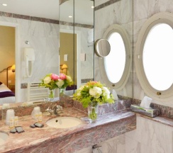 Двухместный номер Standard 2 отдельные кровати в Hôtel Suites Unic Renoir Saint Germain