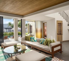 Вилла с бассейном рядом с пляжем в Курортный отель New World Phu Quoc Resort