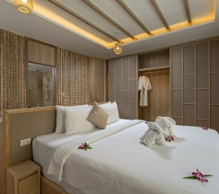 Люкс New с джакузи на крыше с 3 комнатами в Phunawa Resort