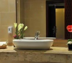 Четырёхместный номер семейный с видом на бассейн в Sea Beach Aqua Park Resort